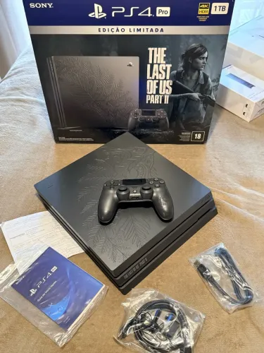 PlayStation 4 Pro The Last of Us