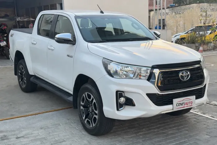 Toyota Hilux CD SR 4X4 2.8 TDI Diesel Aut. 2019