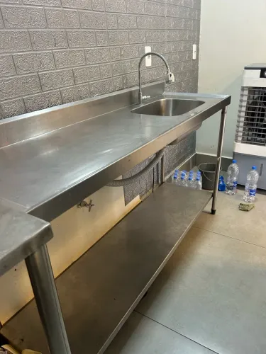 pia em aço inox completa, com cuba e prateleira inferior