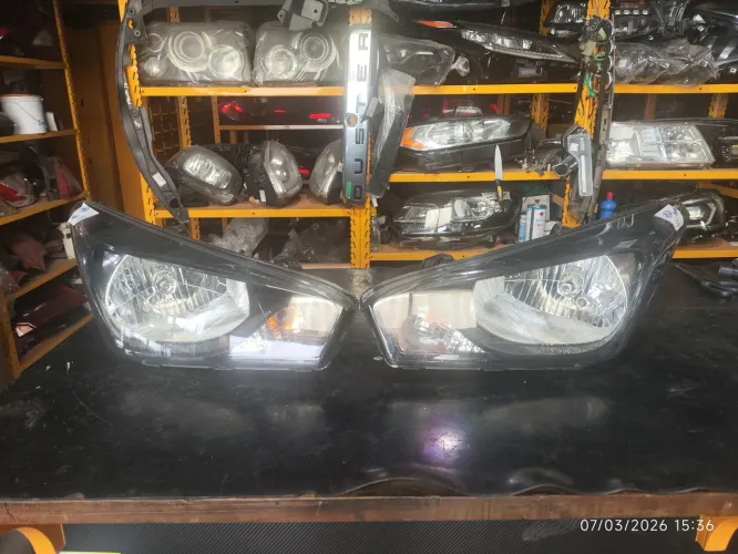 Pari farol HB20 mascara negra original 2013 a 2019