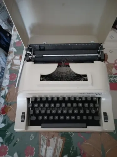 Máquina escrever Remington 22