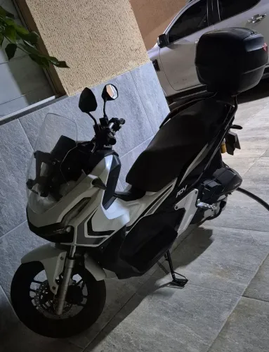 Moto bem conservada segundo dono