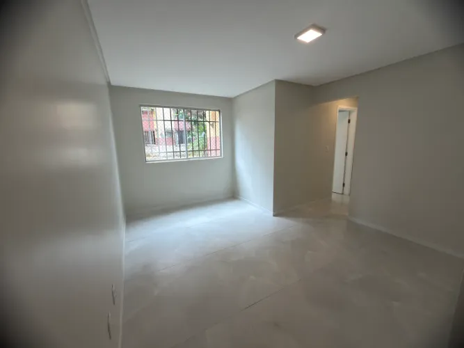 Apartamento 2/4 Trobogy, Paralela, Condomínio Asa. Totalmente Reformado