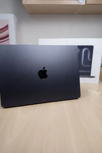 Macbook pro m4 14? 16/512G 