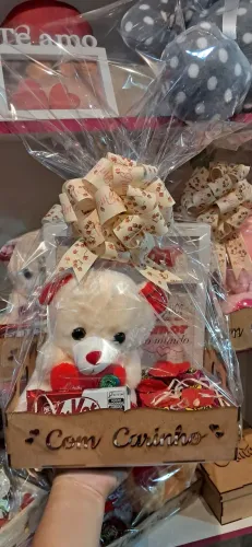 Cestas e presentes e buquês para presentear nesse dia dos namorados ou em qualquer data