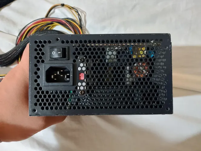 Fonte: Powerex 450W bivolt chaveada