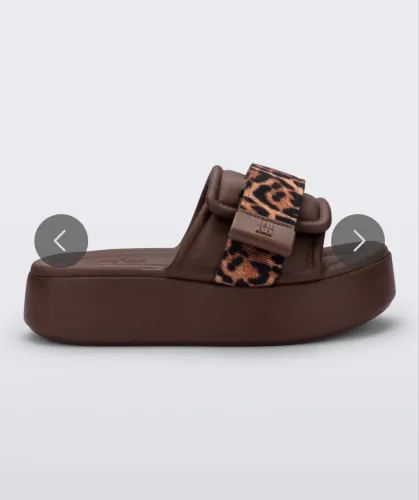 Vendo Melissa,usada apenas 3 vezes,n36 perfeito estado