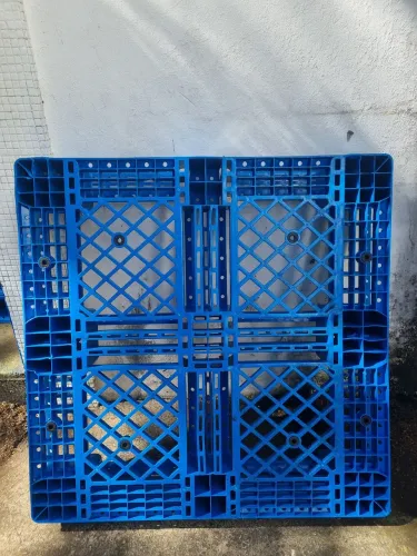 Pallet usado 1,10 por 1,10 usado