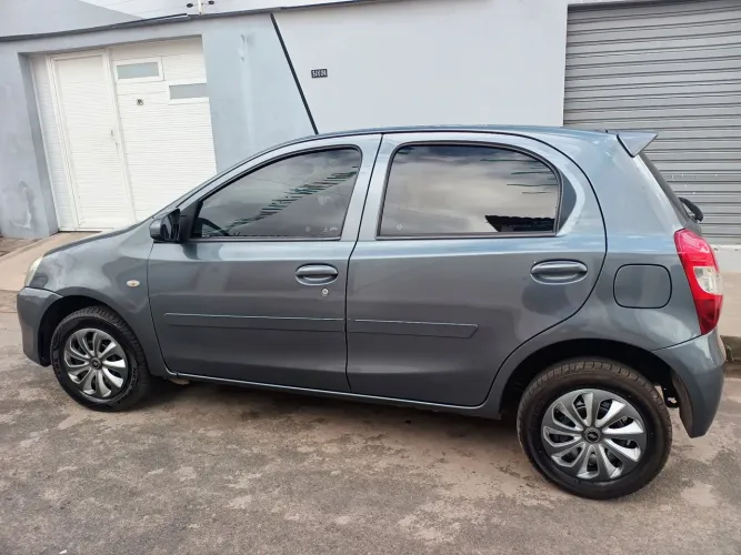 Toyota Etios X 1.3 Flex 16V 5P Mec. 2015