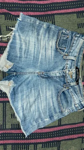 vendo esse short jeans