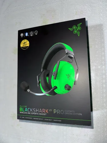 Headset Razer BlackShark V3 PRO Esports Green Edition - LACRADO