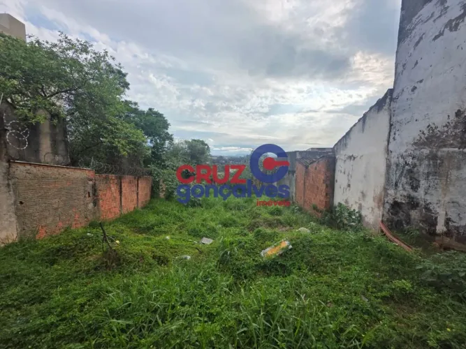 Terreno à Venda no Bairro Jardim Cherveson- Rio Claro - SP
