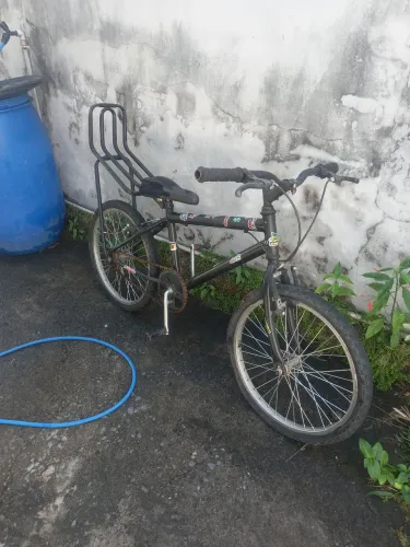 Bicicleta montadinha aro 20