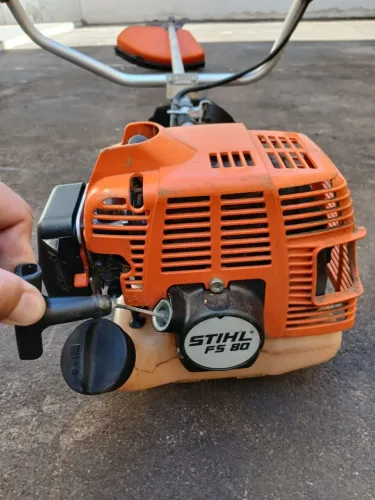 Vendo Roçadeira Stihl FS 80 usada poucas vezes (revisada esse ano) , não entrego .