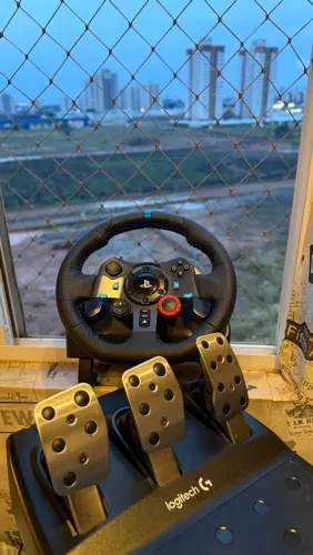 Volante + Pedais Logitech G29 - Seminovo e Impecável!