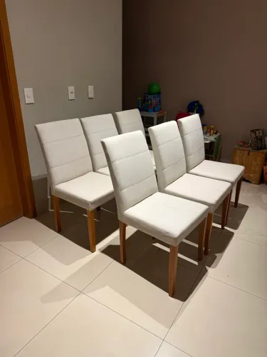 Conjunto de seis cadeiras em linho! Pés de madeira maciça