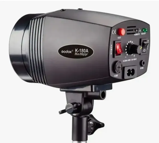 Flash Para Estúdio Fotográfico Godox K180a 110v. Unidade 200,00