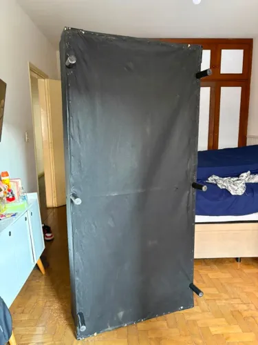 Cama BOX Solteiro em Bom Estado