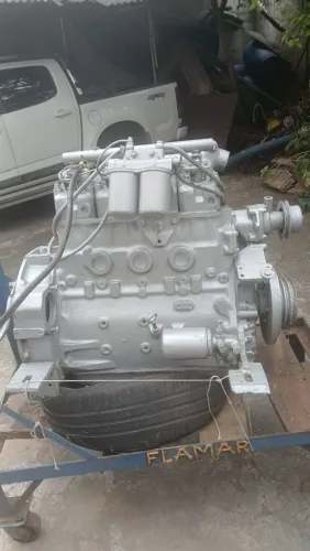 Motor MWM 229 diesel 4 cilindros