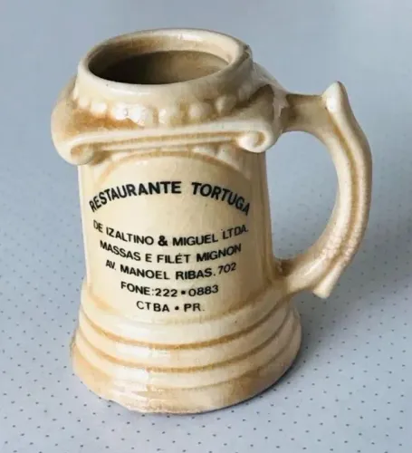 Caneco de chopp - miniatura - lembrança Restaurante Tortuga - Curitiba/PR