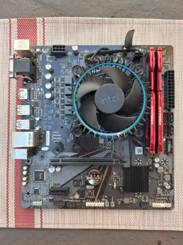 i3 12100F + 16Gb de RAM + GPU 2Gb + Placa mãe