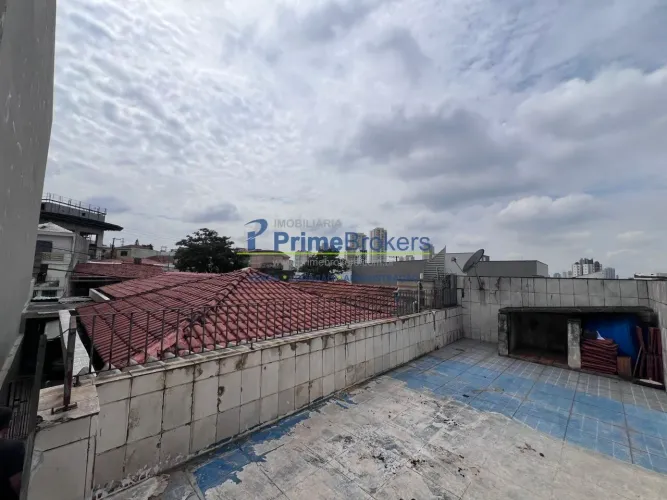 Casa à Venda com Quintal Grande e Churrasqueira ? Excelente Localização