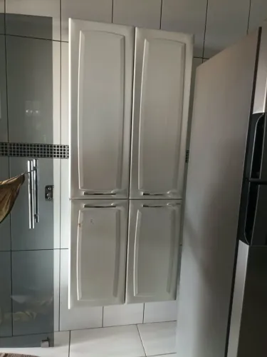 Armário de cozinha Itatiaia, suspenso, composto de três peças