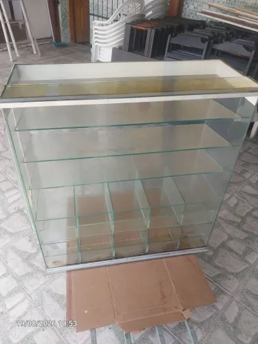 VENDO DOCEIRA EM VIDRO