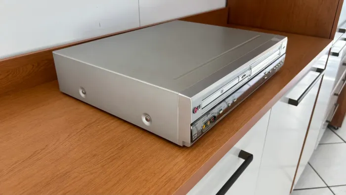 Aparelho dvd+vhsLG dc596b SEM CONTROLE 
