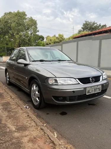 Chevrolet Vectra CD 2.2 16V / 2.0 16V Mec./aut. 2004