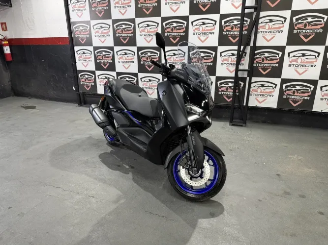 Yamaha Xmax 300 connected abs 2026