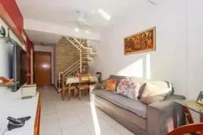 Cobertura Duplex 135m² | 2 Quartos, Suíte, Varanda, Terraço e 1 Vaga na Tijuca