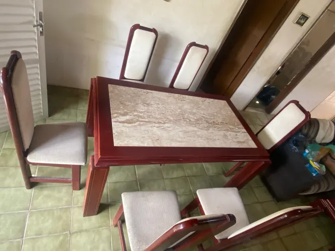 Conjunto mesa 6 lugares + mesa de centro