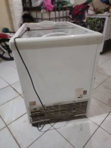 FREEZER EXPOSITOR ESMALTEC - 231 LITROS