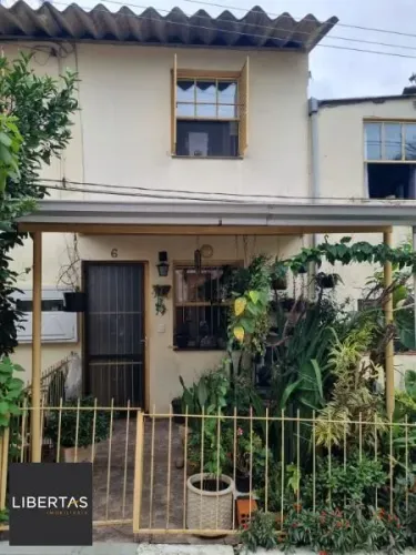 Casa Condominio em Porto Alegre, no bairro Cavalhada, com 2 dormitório(s), e 2 b