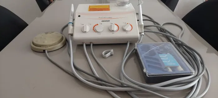 ULTRASSOM e JATO DE BICARBONATO DABI PROFI II CERAMIC 