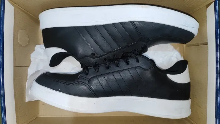 Tênis Adidas