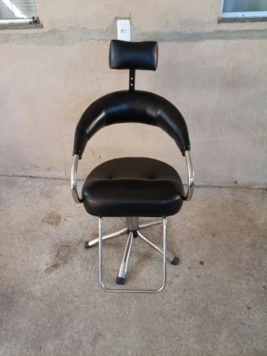 Vende-se poltrona para salão de cabeleireiro
