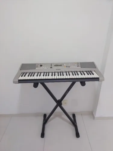 Teclado Yamaha PSR-E313
