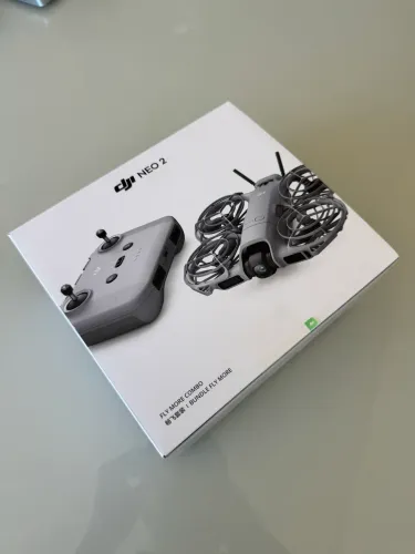 Drone Dji Neo 2 Fly More Combo Controle S/ Tela Br Cinza