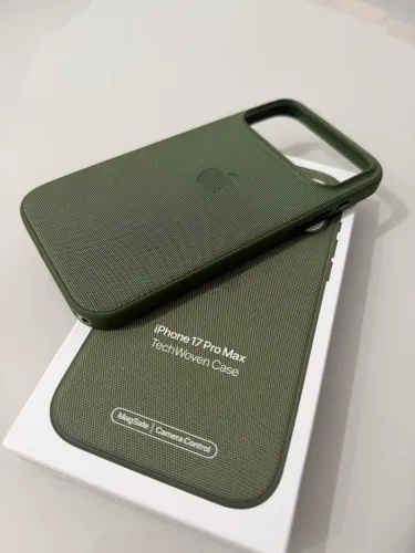Capa original Apple para Iphone 17 Pro Max modelo TecWoven verde 