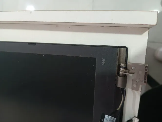 Carcaça com tela e cabo flat