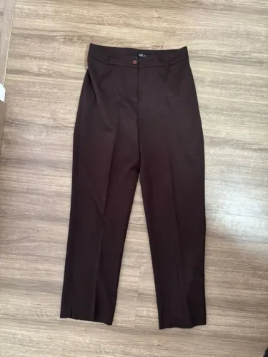 calça alfaiataria cor marrom café TAM 42