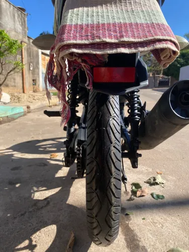 Vende se moto fazer , valor 10.000.