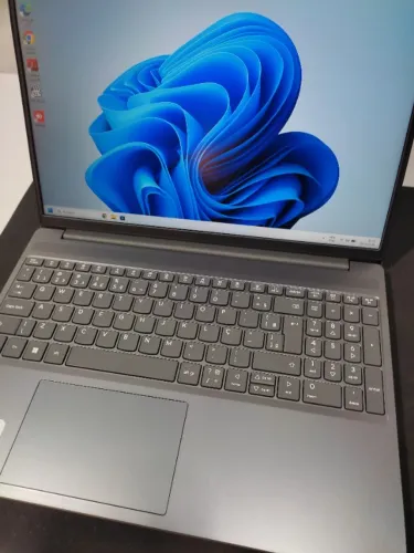 Notebook lenovo i5 ddr5 (Troco em PS5, volante de pc, pc gamer, etc)