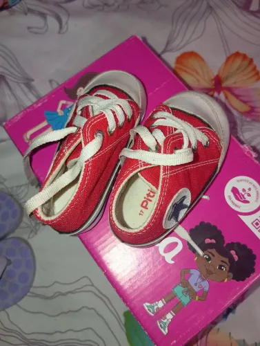 Desapego sapatinhos da izzy