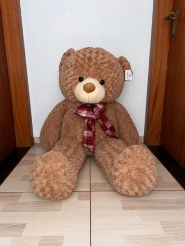Urso de pelúcia gigante em ótimo estado
