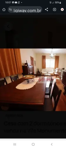 Mesa de jantar  embuia com 6 cadeiras trabalhadas em couro 1.50 x1.00 fechada 2.30 aberta 