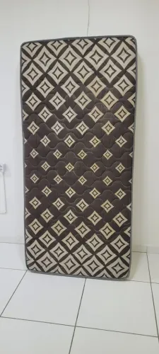 Cama Box de solteiro com colchão Ortobom Molas ensacadas e Banquetas