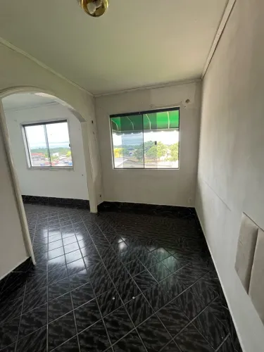 Aluga-se apartamento